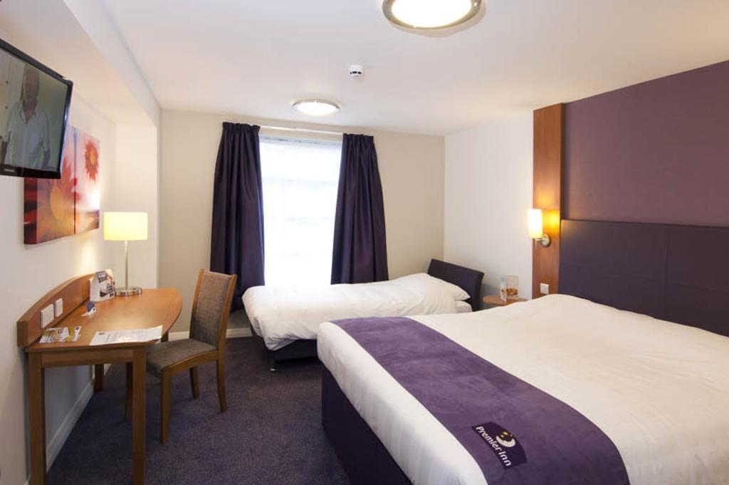 Premier Inn Birmingham City - Aston الغرفة الصورة